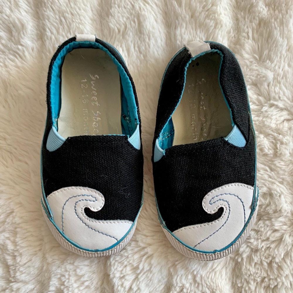 Sweet Shoes wave crib baby shoes 12-18 months